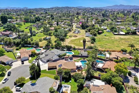 View/Area - 2518 Fieldcrest Pl, Escondido, CA 92027 photo 8 of 11