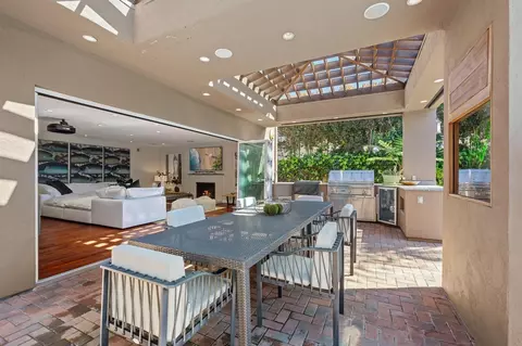 Exterior - 8676 Cliffridge Ave, La Jolla, CA 92037 photo 3 of 11