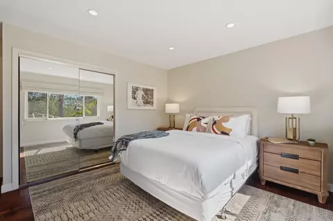 Bedroom - 8676 Cliffridge Ave, La Jolla, CA 92037 photo 7 of 8