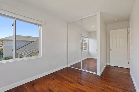 Bedroom - 8676 Cliffridge Ave, La Jolla, CA 92037 photo 8 of 8