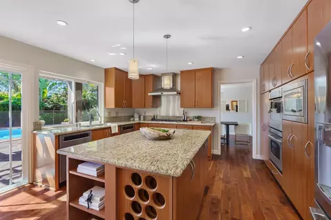 Kitchen - 8676 Cliffridge Ave, La Jolla, CA 92037 photo 3 of 4