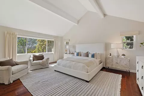 Bedroom - 8676 Cliffridge Ave, La Jolla, CA 92037 photo 2 of 8