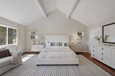 Bedroom - 8676 Cliffridge Ave, La Jolla, CA 92037 photo 1 of 8