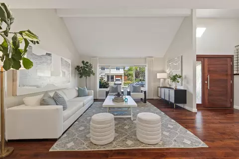Living - 8676 Cliffridge Ave, La Jolla, CA 92037 photo 3 of 10