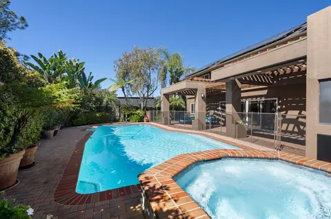 Exterior - 8676 Cliffridge Ave, La Jolla, CA 92037 photo 7 of 11