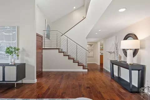 Entry Way - 8676 Cliffridge Ave, La Jolla, CA 92037 photo 1 of 2