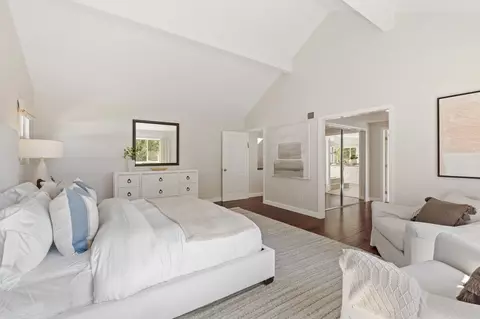 Bedroom - 8676 Cliffridge Ave, La Jolla, CA 92037 photo 4 of 8