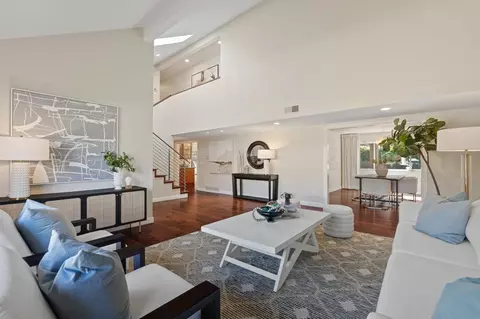 Living - 8676 Cliffridge Ave, La Jolla, CA 92037 photo 6 of 10