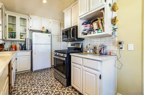 Kitchen - 835 Graves Ave, El Cajon, CA 92021 photo 3 of 3