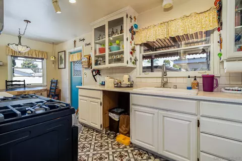 Kitchen - 835 Graves Ave, El Cajon, CA 92021 photo 1 of 3