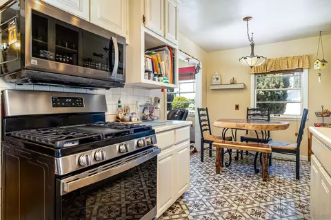 Kitchen - 835 Graves Ave, El Cajon, CA 92021 photo 2 of 3
