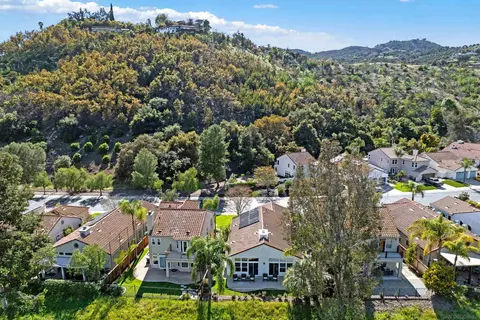 View/Area - 2346 Fallbrook Pl, Escondido, CA 92027 photo 3 of 6