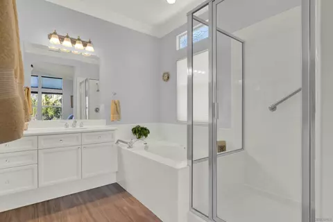 Bath - 2346 Fallbrook Pl, Escondido, CA 92027 photo 3 of 6