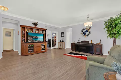 Living - 2346 Fallbrook Pl, Escondido, CA 92027 photo 1 of 7