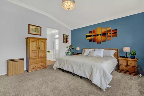 Bedroom - 2346 Fallbrook Pl, Escondido, CA 92027 photo 3 of 5