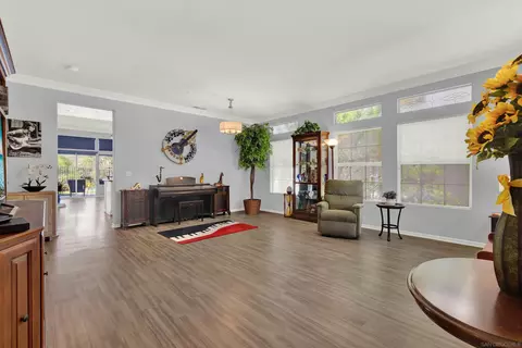 Living - 2346 Fallbrook Pl, Escondido, CA 92027 photo 3 of 7