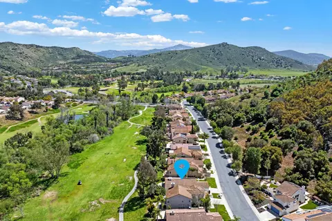 View/Area - 2346 Fallbrook Pl, Escondido, CA 92027 photo 4 of 6