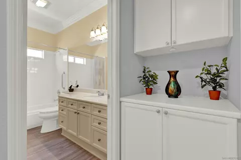 Bath - 2346 Fallbrook Pl, Escondido, CA 92027 photo 1 of 6