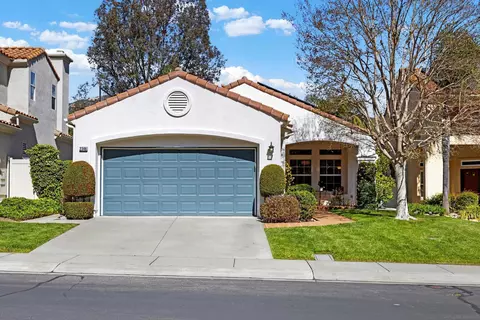 Exterior - 2346 Fallbrook Pl, Escondido, CA 92027 photo 3 of 4