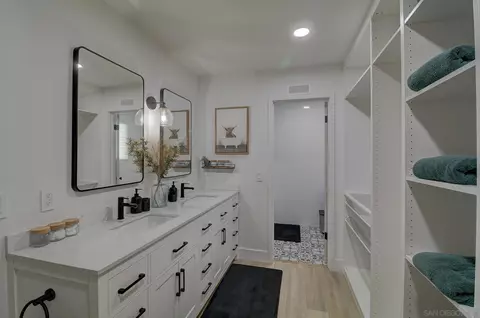 Bath - 5621 Dehesa Rd, El Cajon, CA 92019 photo 3 of 5