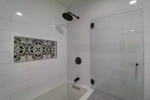 Bath - 5621 Dehesa Rd, El Cajon, CA 92019 photo 5 of 5