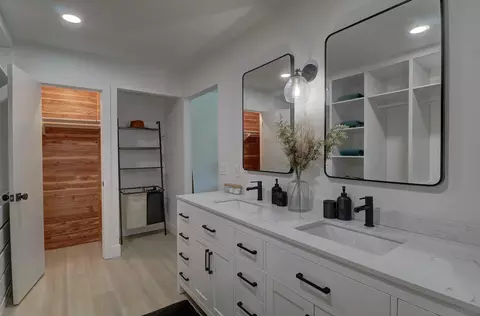 Bath - 5621 Dehesa Rd, El Cajon, CA 92019 photo 4 of 5