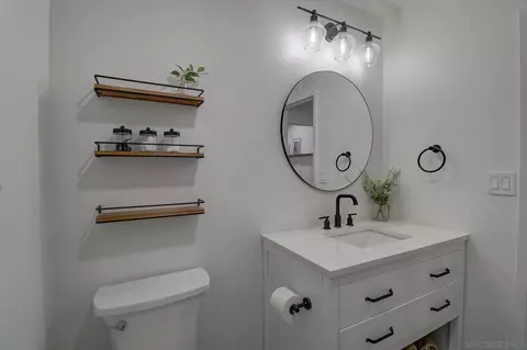 Bath - 5621 Dehesa Rd, El Cajon, CA 92019 photo 2 of 5
