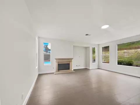 Living - 399 Amparo Dr, Escondido, CA 92025 photo 2 of 6