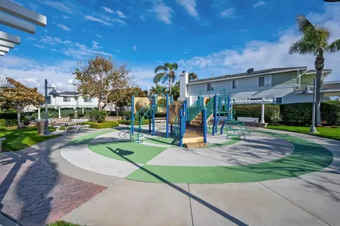 View/Area - 6891 Tradewinds Dr, Carlsbad, CA 92011 photo 7 of 10