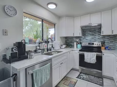 9405 Gold Coast Dr #A3, San Diego, CA 92126