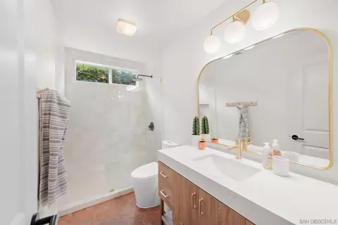Bath - 111 Wintercreek Pl, Santee, CA 92071 photo 1 of 3
