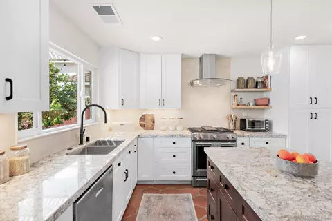 Kitchen - 111 Wintercreek Pl, Santee, CA 92071 photo 4 of 5