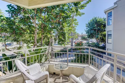 Exterior - 5440 La Jolla Blvd #E208, La Jolla, CA 92037 photo 2 of 11