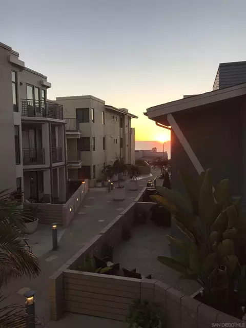 View/Area - 5440 La Jolla Blvd #E208, La Jolla, CA 92037 photo 2 of 3