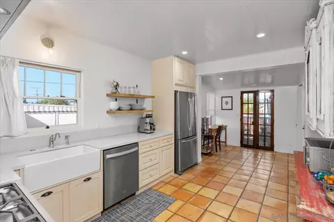 Kitchen - 806 West St, Oceanside, CA 92054 photo 3 of 4