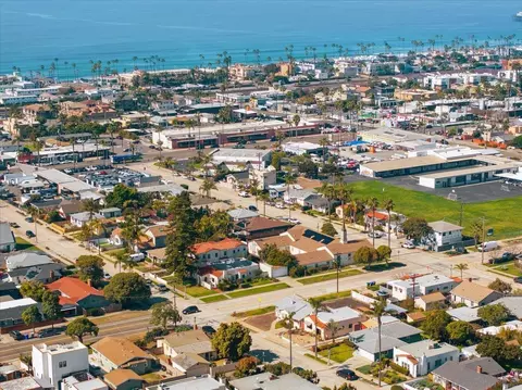 View/Area - 806 West St, Oceanside, CA 92054 photo 3 of 4