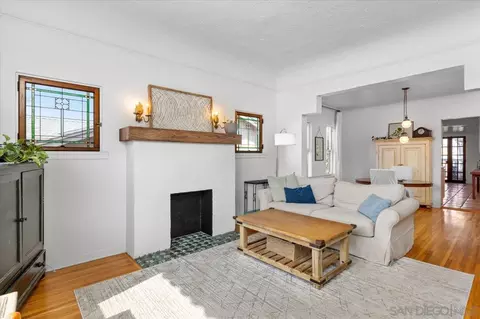 Living - 806 West St, Oceanside, CA 92054 photo 2 of 2
