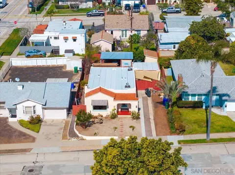 Exterior - 806 West St, Oceanside, CA 92054 photo 6 of 7