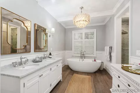 Bath - 336 Nautilus St, La Jolla, CA 92037 photo 2 of 3