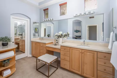 Bath - 12143 Travertine Ct, Poway, CA 92064 photo 1 of 4