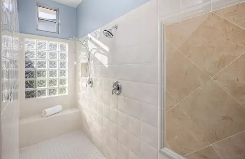 Bath - 12143 Travertine Ct, Poway, CA 92064 photo 2 of 4