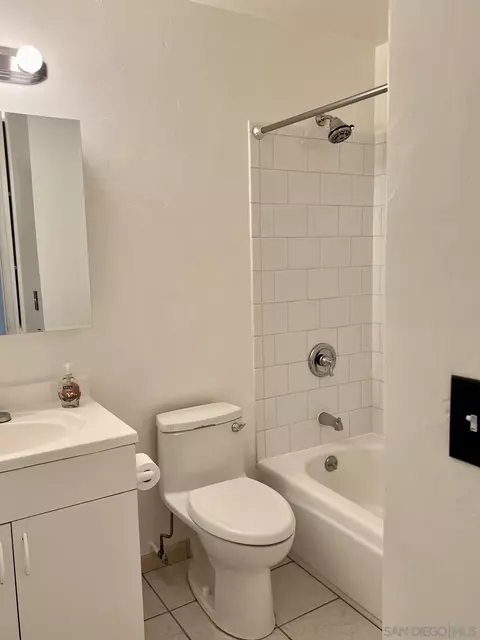 Bath - 120 Tanglewood Ct, Vallejo, CA 94589 photo 1 of 3