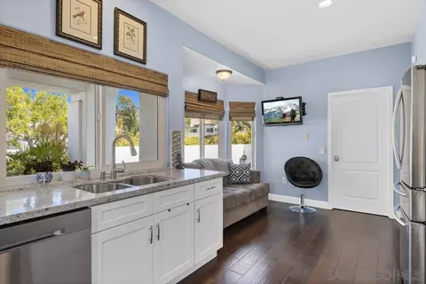 Bath - 4101 Pindar Way, Oceanside, CA 92056 photo 4 of 5