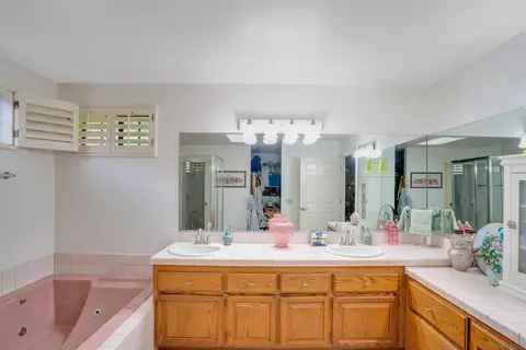Bath - 3675 Northcliff Dr, Fallbrook, CA 92028 photo 1 of 4