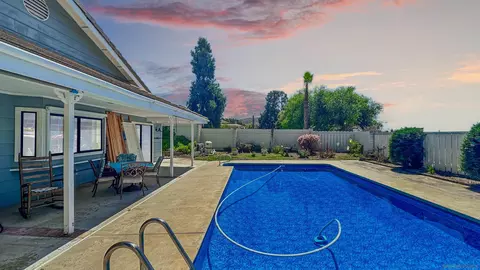 Exterior - 3675 Northcliff Dr, Fallbrook, CA 92028 photo 5 of 9