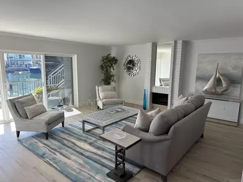 83 Montego Ct, Coronado, CA 92118