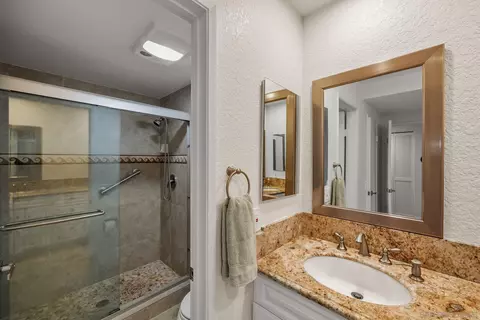Bath - 83 Montego Ct, Coronado, CA 92118 photo 1 of 3