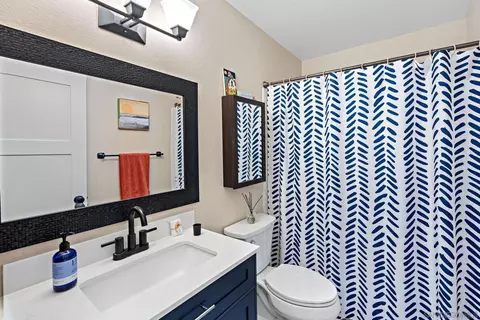 Bath - 149 Beechtree Dr, Encinitas, CA 92024 photo 1 of 3