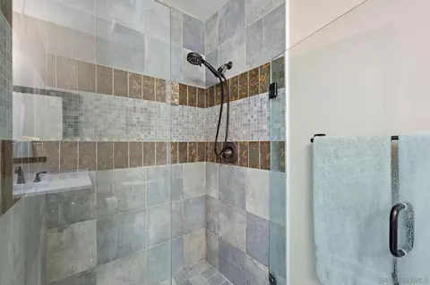 Bath - 149 Beechtree Dr, Encinitas, CA 92024 photo 3 of 3