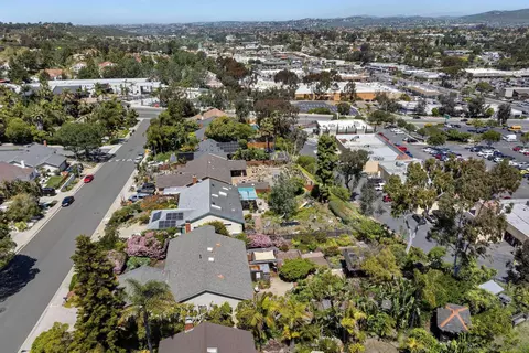 View/Area - 149 Beechtree Dr, Encinitas, CA 92024 photo 2 of 11